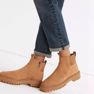 Madewell chelsea pull on boot in distant sand - size 6!